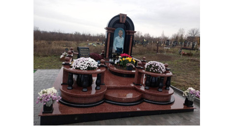 Шість позитивних переваг гранітних пам'ятників