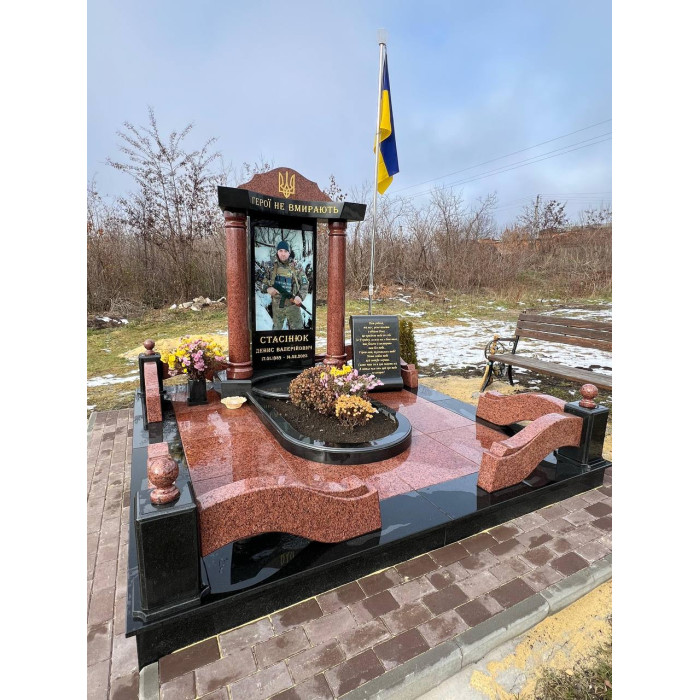 Пам'ятник для військових №19