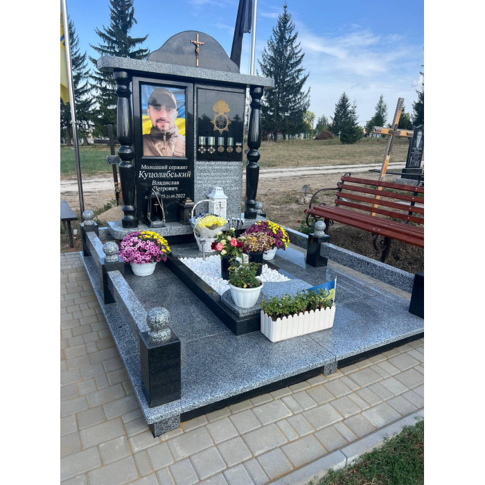 Пам'ятник для військових №14