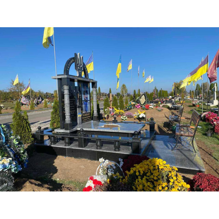 Пам'ятник для військових №13